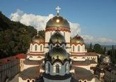 Новоафонский монастырь и Тропа грешников: куда стремятся паломники в Абхазии