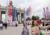 День города в Москве 2023: парад трамваев и праздник в Павильоне &quot;Азербайджан&quot; на ВДНХ