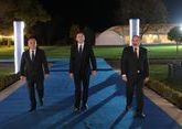 Премьеры Армении и Азербайджана пообщались в Мухрани