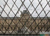 Мону Лизу облили супом: экоактивисты провели очередную акцию в Лувре