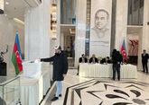 Выборы президента Азербайджана стартовали в Южной Корее и Китае
