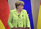 Меркель готова упростить визовый режим для граждан Турции