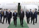Президент Таджикистана прилетел в Баку