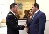 Глава Минобороны Армении встретился с военным советником Макрона