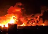 Пожар в Бендер-Аббасе разгорелся сильнее – слышны взрывы