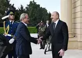 Ильхам Алиев проводит переговоры с Масудом Пезешкианом в Баку