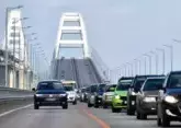 Почти 1500 автомобилей ждут проезда по Крымскому мосту