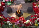 Власти Азербайджана почтили память воинов-освободителей и поздравили граждан с 81-летием Победы