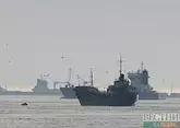 За сутки через Ормузский пролив прошли не менее 10 торговых судов - СМИ
