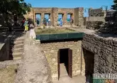 Крепость Нарын-кала можно увидеть с высоты птичьего полета
