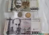 Правительство Армении поднимает зарплаты чиновников