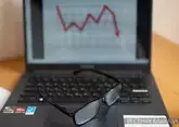 Цены на нефть продолжают снижаться на бирже