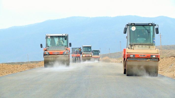 В Тертерском районе Азербайджана асфальтируют дорогу в села Суговушан и Талыш (ФОТО)