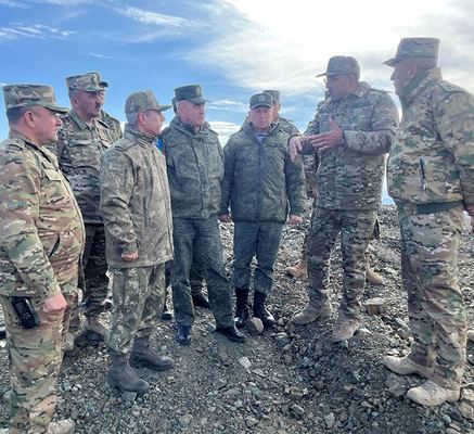 Российские и турецкие военные осмотрели поле с армянскими минами в направлении Сарыбаба
