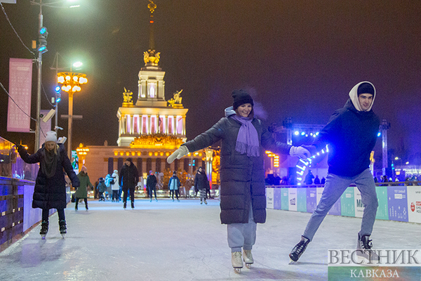 В Москве открыли самый большой каток (фоторепортаж)