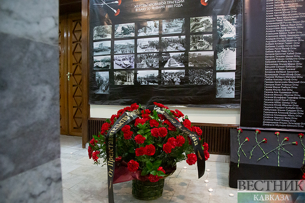 В Москве почтили память жертв &quot;Черного января&quot; (фоторепортаж)