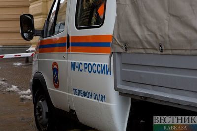 &quot;Жигули&quot; врезались в бетонное ограждение на трассе в Карачаево-Черкесии
