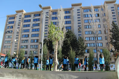 Пятнадцатый двор благоустроили в Баку в рамках проекта Общественного объединения IDEA
