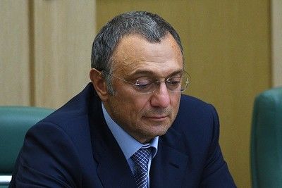Помощник Сулеймана Керимова прокомментировал новое расследование во Франции 