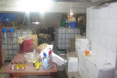 Цех поддельного алкоголя и фальшивое спиртное на 2 млн рублей нашли в Дыгулыбгее