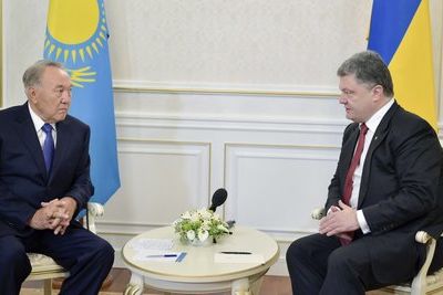 Назарбаев и Порошенко провели телефонные переговоры 