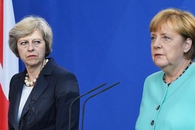 Мэй и Меркель обсудили отсрочку Brexit
