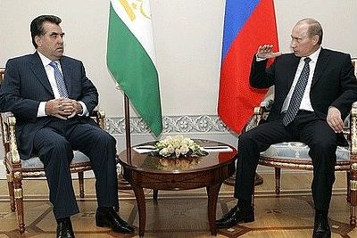 Путин и Рахмон проводят переговоры в Кремле 