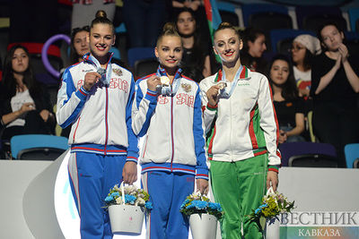 Арина Аверина завоевала &quot;золото&quot; чемпионата Европы по художественной гимнастике в Баку в упражнениях с мячом
