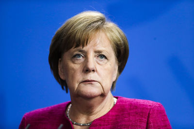 Меркель: рассчитываем на мирное урегулирование ситуации вокруг Ирана