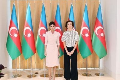 Мехрибан Алиева встретилась с Одри Азуле в Баку