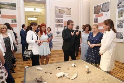 Выставка по итогам десятилетних азербайджано-французских раскопок открылась в Баку