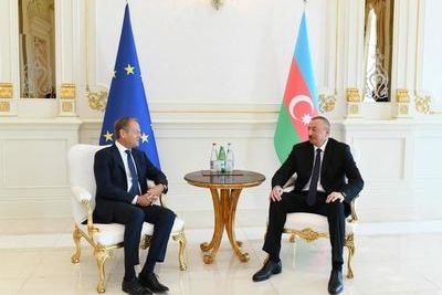 Ильхам Алиев провел переговоры с Дональдом Туском
