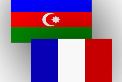 Главы МИД Азербайджана и Франции обсудили выполнение заявления по Карабаху 