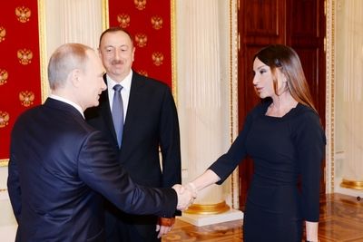 Владимир Путин наградил Мехрибан Алиеву орденом Дружбы