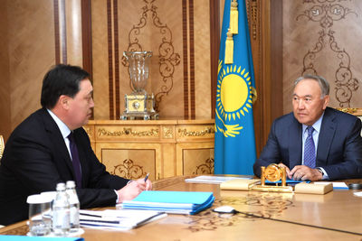 Назарбаев обсудил с Маминым восстановление Арыси и развитие Туркестана