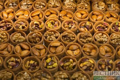 Украина продала Азербайджану 24 т испорченных грецких орехов