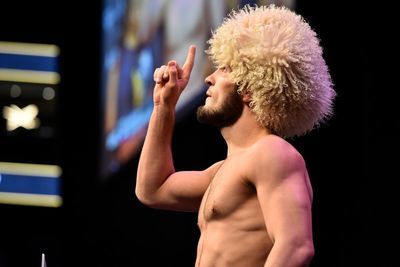 Нурмагомедов признан самым доминирующим бойцом в истории UFC