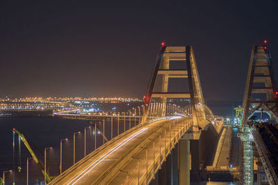 Количество поездов по мосту в Крым увеличится