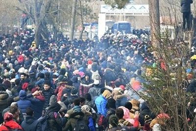 Мигранты вновь у границ Европы. И она снова не готова