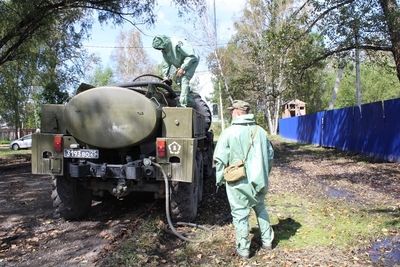 Войска РХБЗ ЧФ начали дезинфекцию оборонных предприятий Крыма