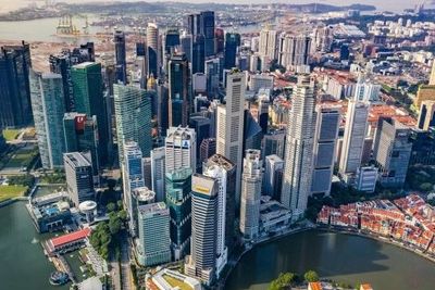 Сингапур уходит на месячный карантин
