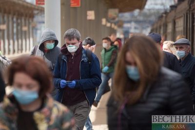 Пик второй волны коронавируса в России еще не достигнут, считает ученый