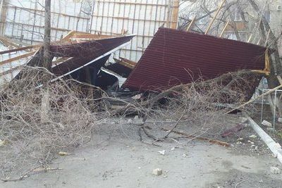 Шквалистый ветер сорвал крыши с 30 зданий в Карагандинской области