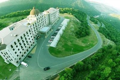 Золотые дворцы Армении: офшорные миллионы, не найденные следователями