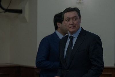 Премьер Казахстана поручил обеспечить больницы лекарствами и аппаратами ИВЛ