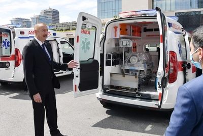 Азербайджан получил новые автомобили скорой помощи