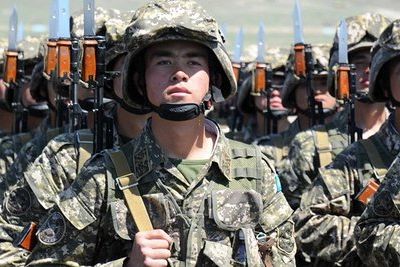 Армию Казахстана оптимизируют в целях экономии - Минобороны