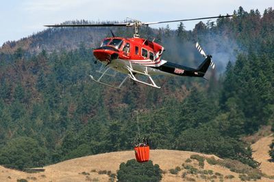 В Калифорнии потерпел крушение пожарный вертолет