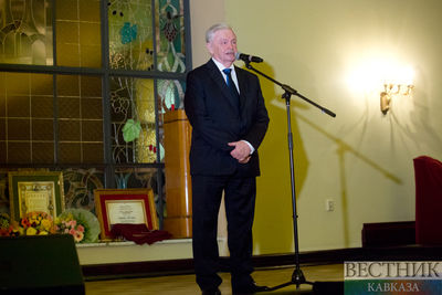 Президент Азербайджана Ильхам Алиев наградил главу Международной ассоциации детских фондов Альберта Лиханова орденом "Достлуг"