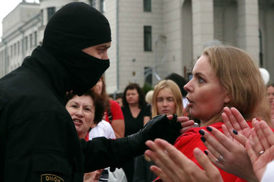 Белорусские силовики разогнали несанкционированный &quot;женский марш&quot; в Минске